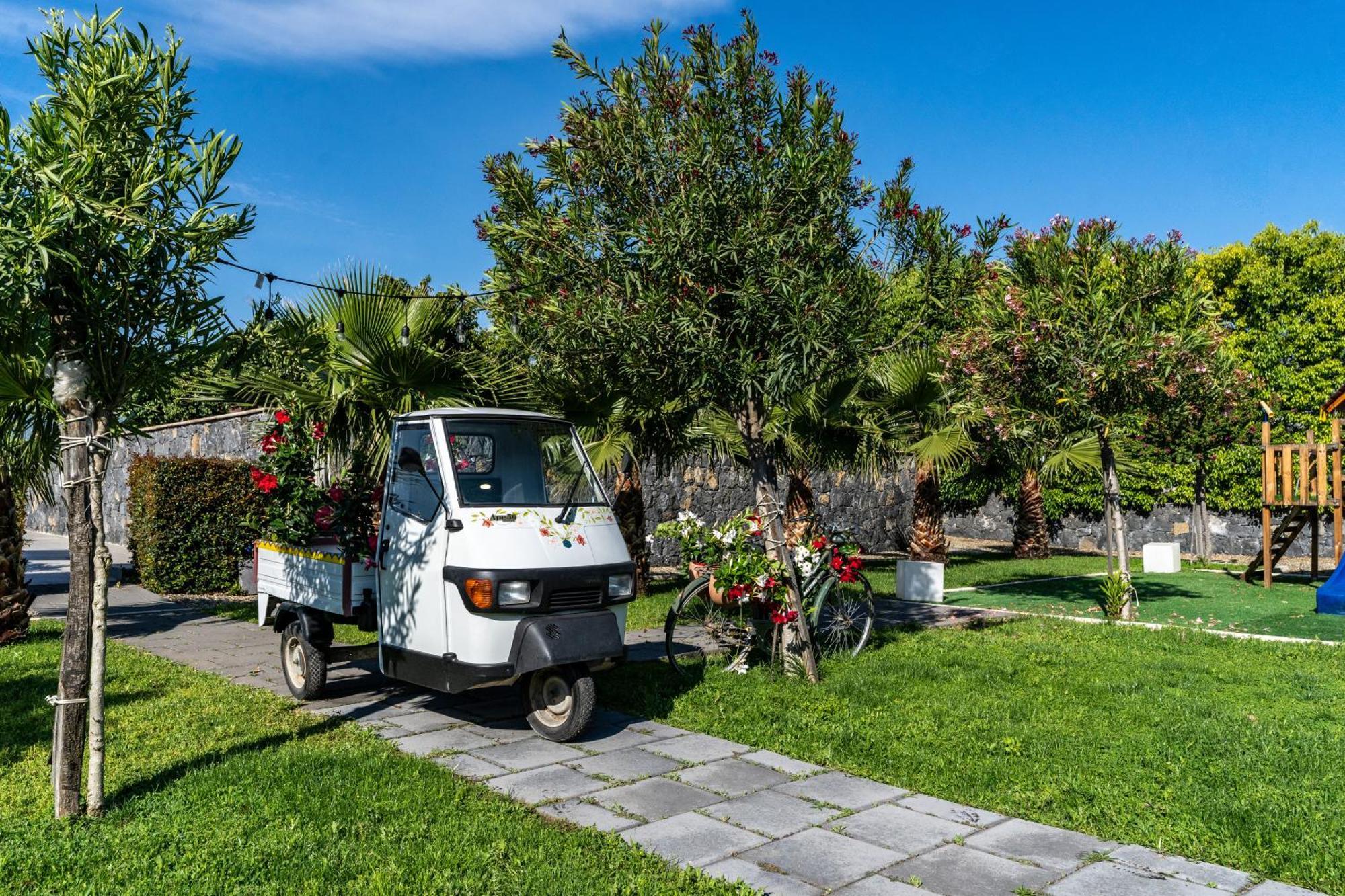 Dipladenia Garden Country Resort Mascali Exterior foto